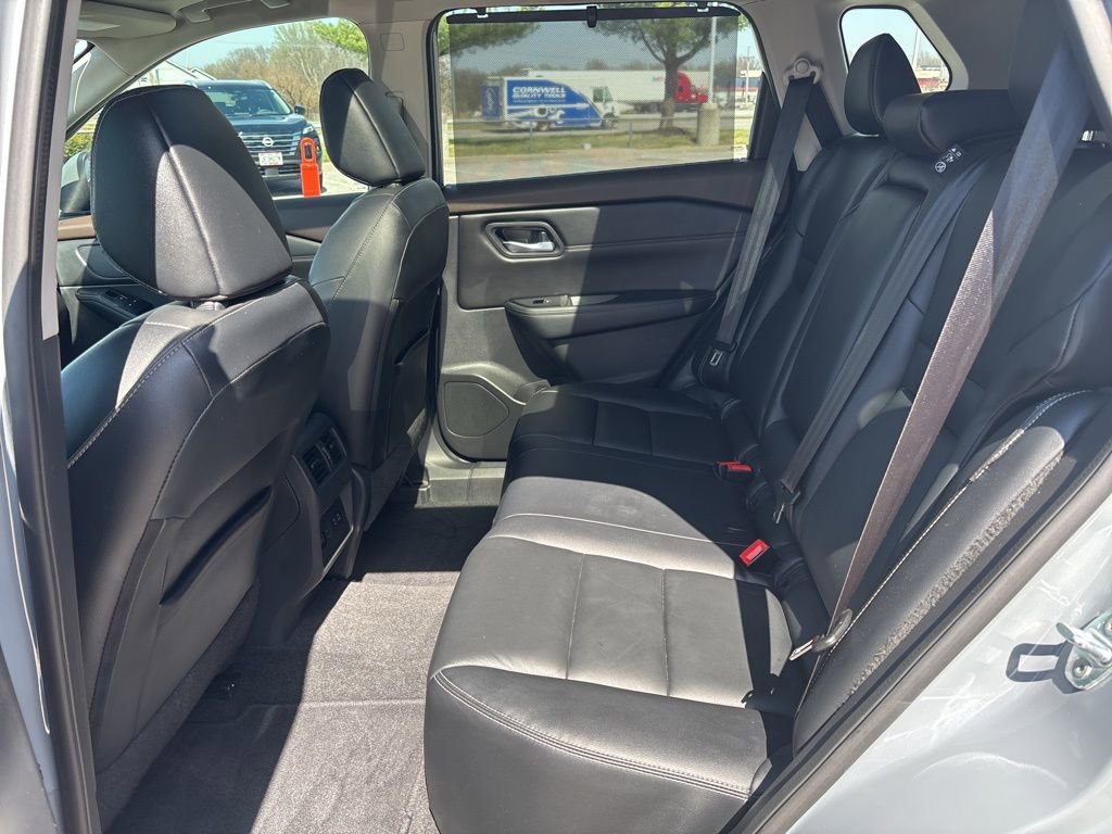 Used 2022 Nissan Rogue SL w/ SL Premium Package image 41