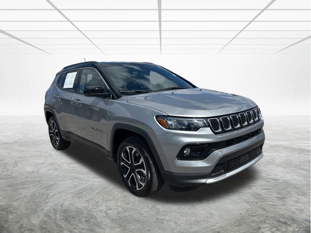 Used 2023 Jeep Compass Limited image 2