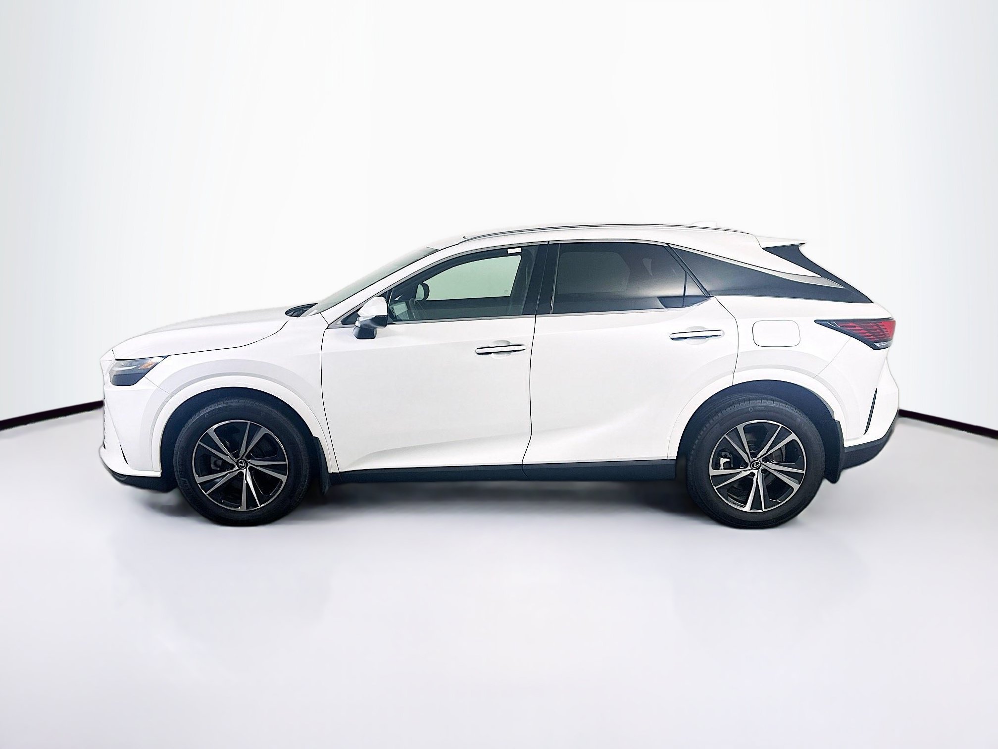 Used 2024 Lexus RX 350 Premium w/ Accessory Package (Z1) AWD/4WD image 4
