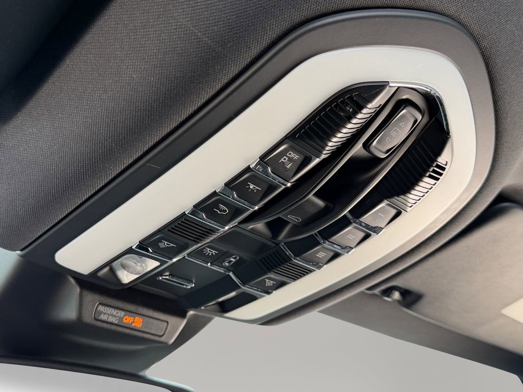 Used 2018 Porsche Macan AWD/4WD image 27