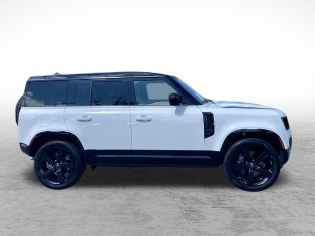 Certified 2025 Land Rover Defender 110 X-Dynamic SE AWD/4WD image 4