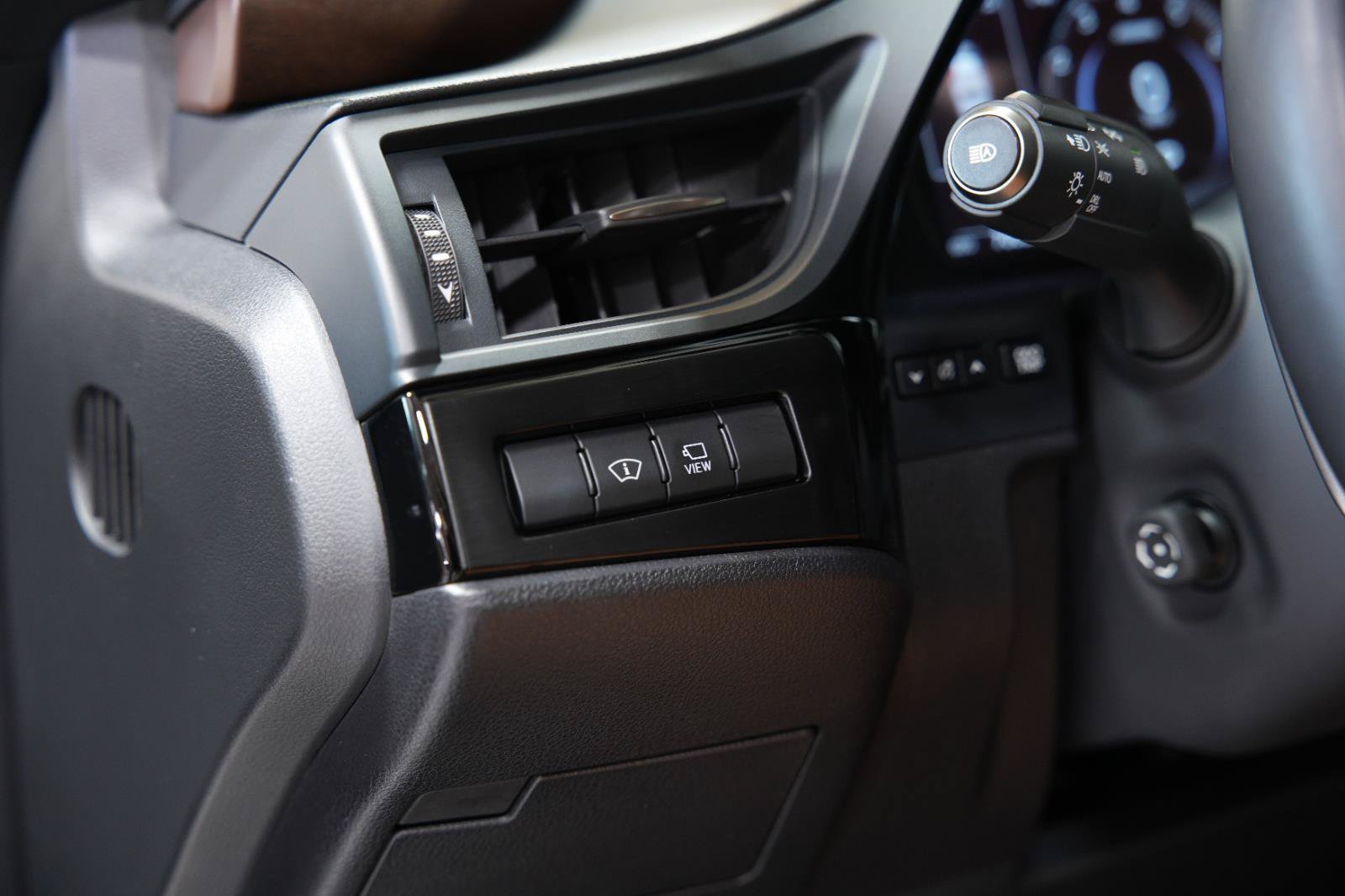 Used 2022 Lexus ES 350 Ultra Luxury w/ Accessory Package 2 FWD image 38