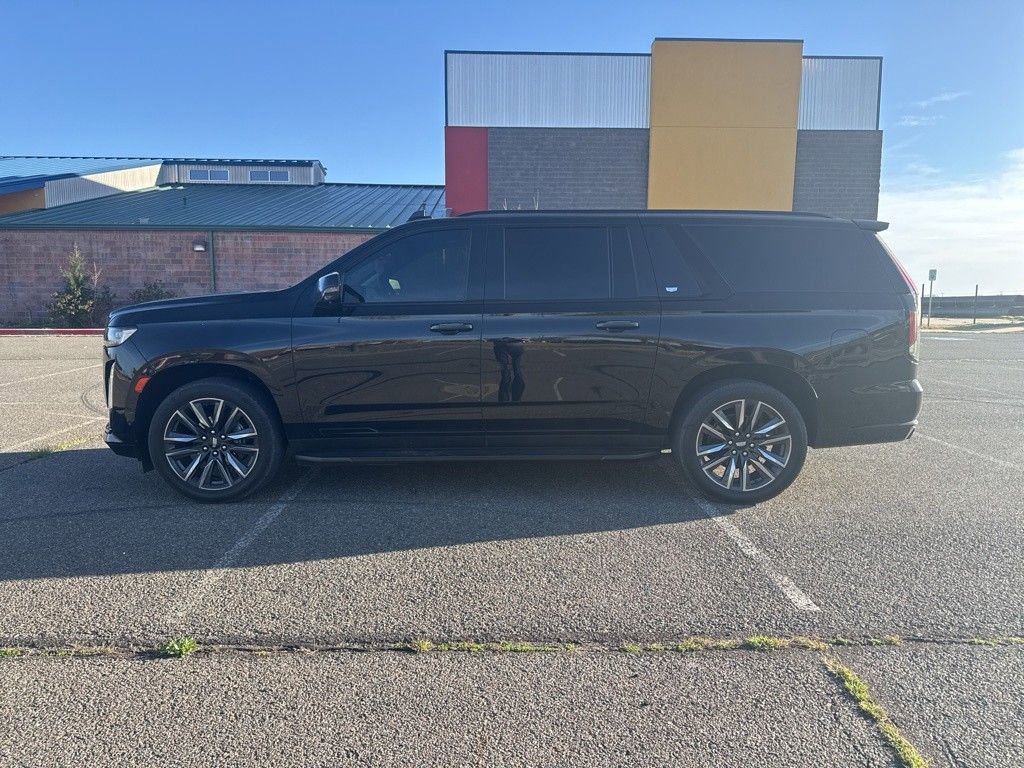 Used 2021 Cadillac Escalade ESV Sport Platinum w/ LPO, ONYX Package image 3