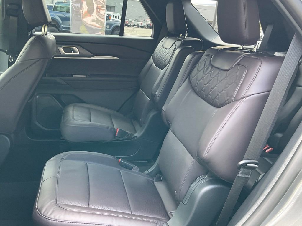Used 2026 Ford Explorer Platinum AWD/4WD image 18