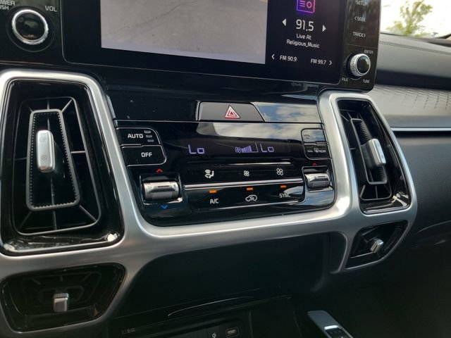 Certified 2022 Kia Sorento SX image 25