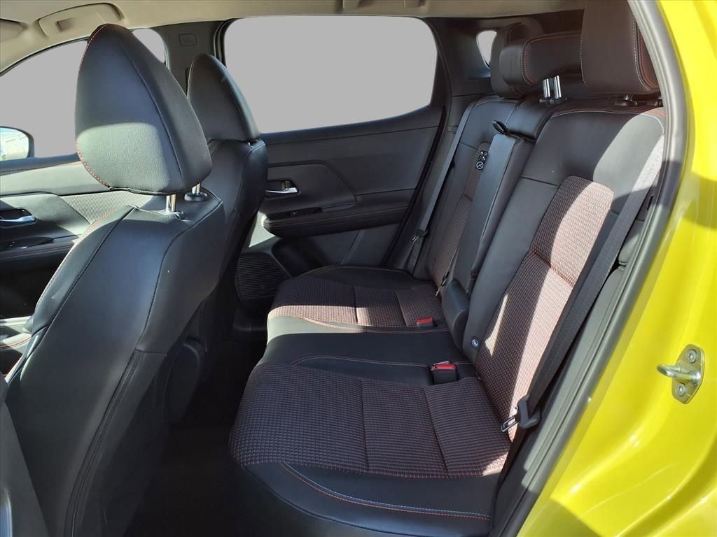 Certified 2025 Nissan Kicks SR image 23