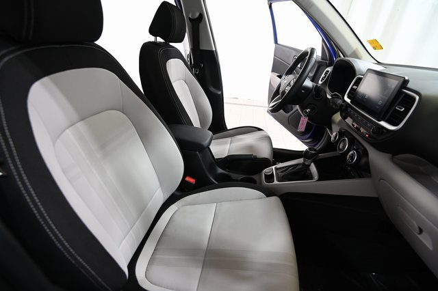 Used 2022 Hyundai Venue SEL image 23
