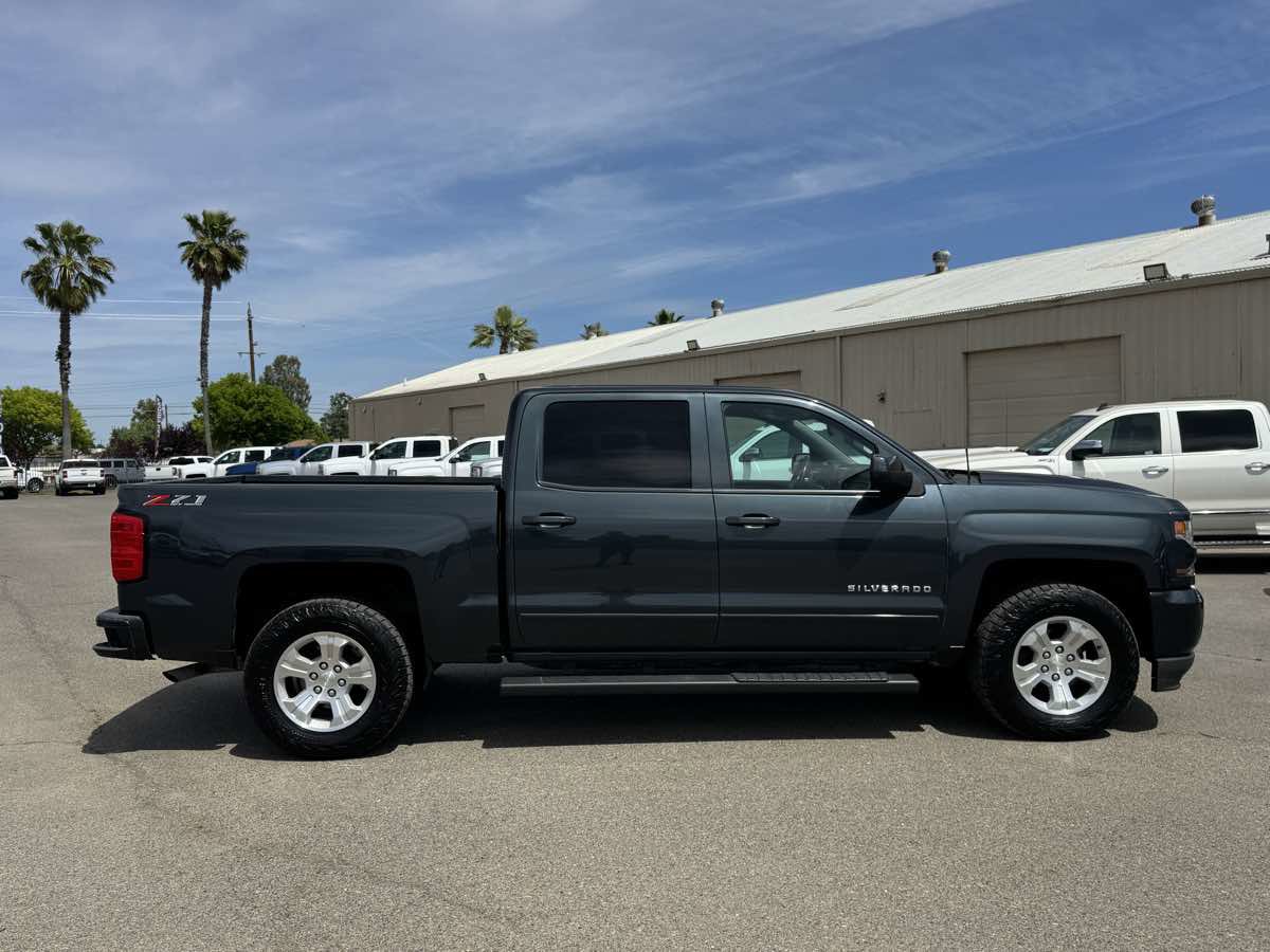 Used 2018 Chevrolet Silverado 1500 LT w/ All Star Edition AWD/4WD image 12