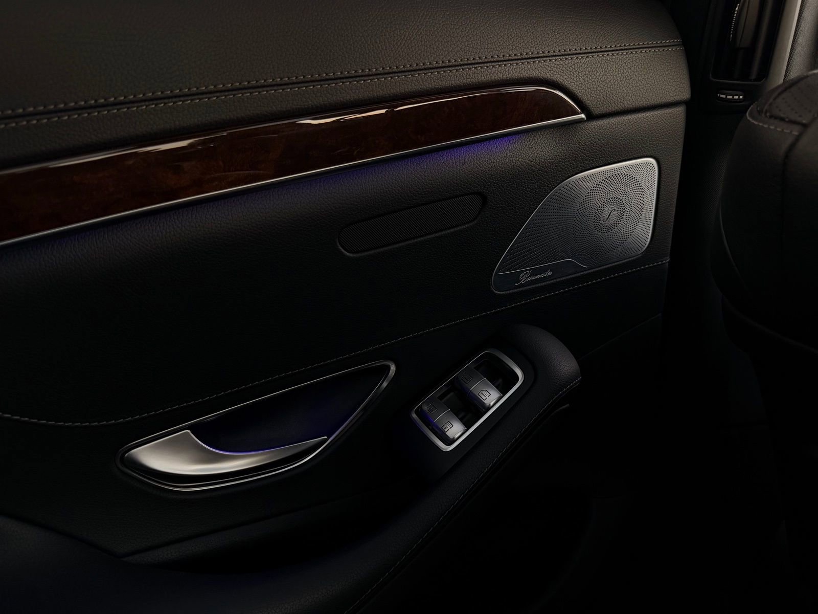 Used 2014 Mercedes-Benz S 550 Sedan w/ Sport Package w/ Sport Package image 40