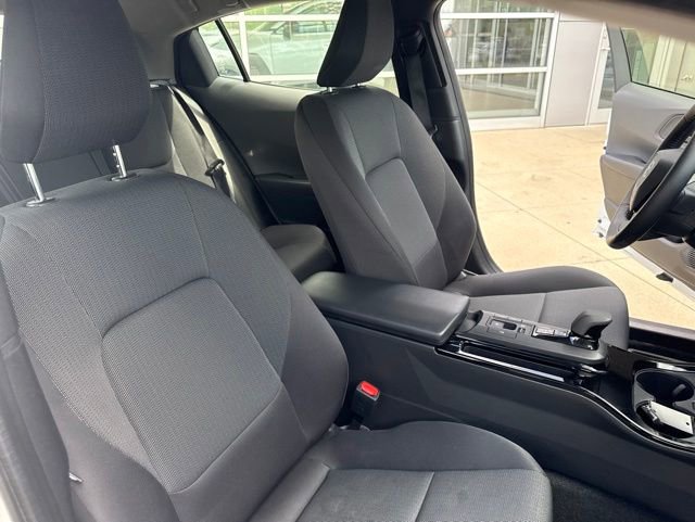 Used 2025 Toyota Prius LE FWD image 32