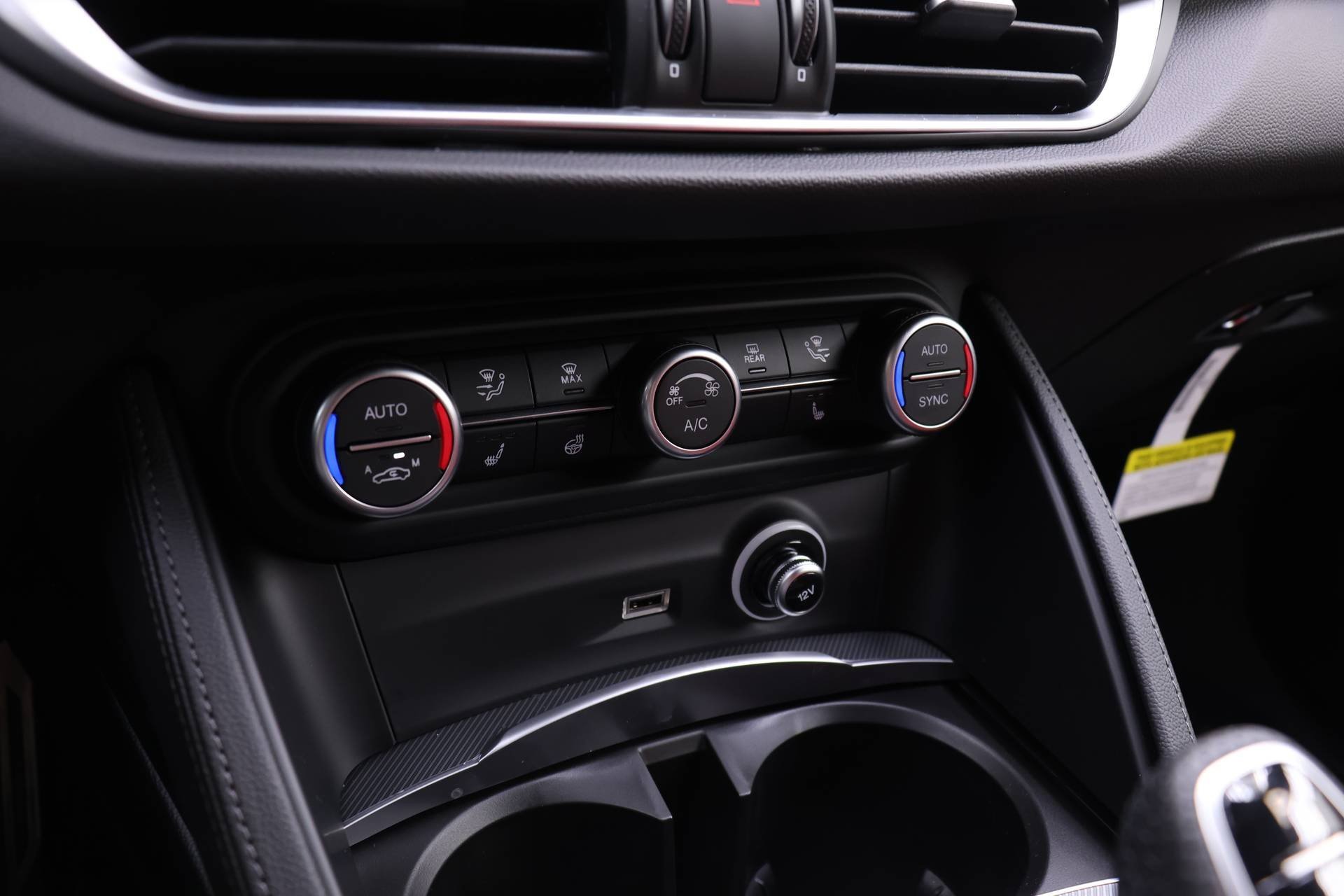 New 2026 Alfa Romeo Stelvio Sprint image 9