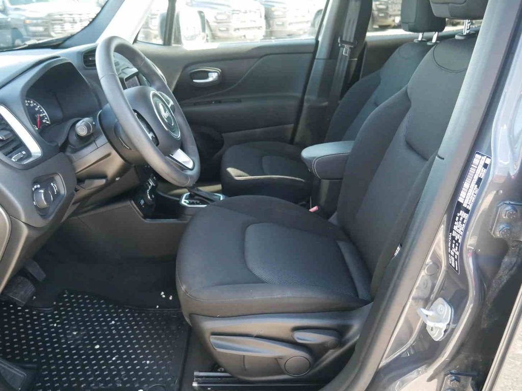 Certified 2023 Jeep Renegade Latitude image 23