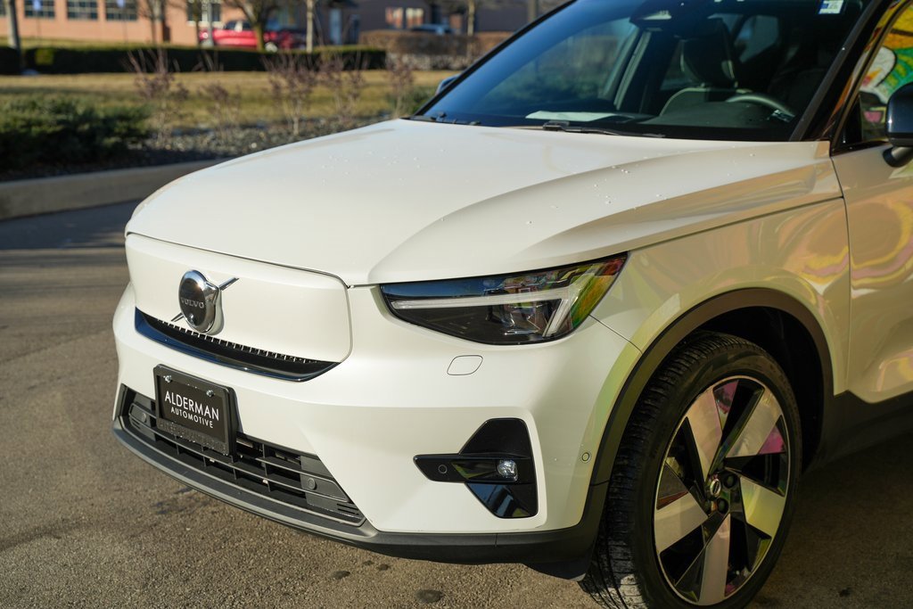 Used 2023 Volvo XC40 Recharge Ultimate image 5