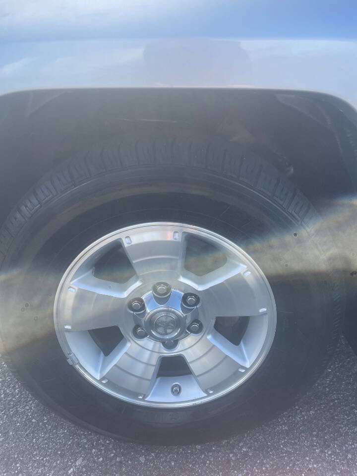 Used 2005 Toyota 4Runner Limited AWD/4WD image 13