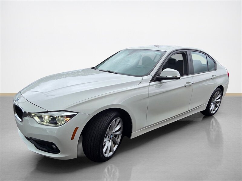 Used 2018 BMW 320i xDrive Sedan AWD/4WD image 8