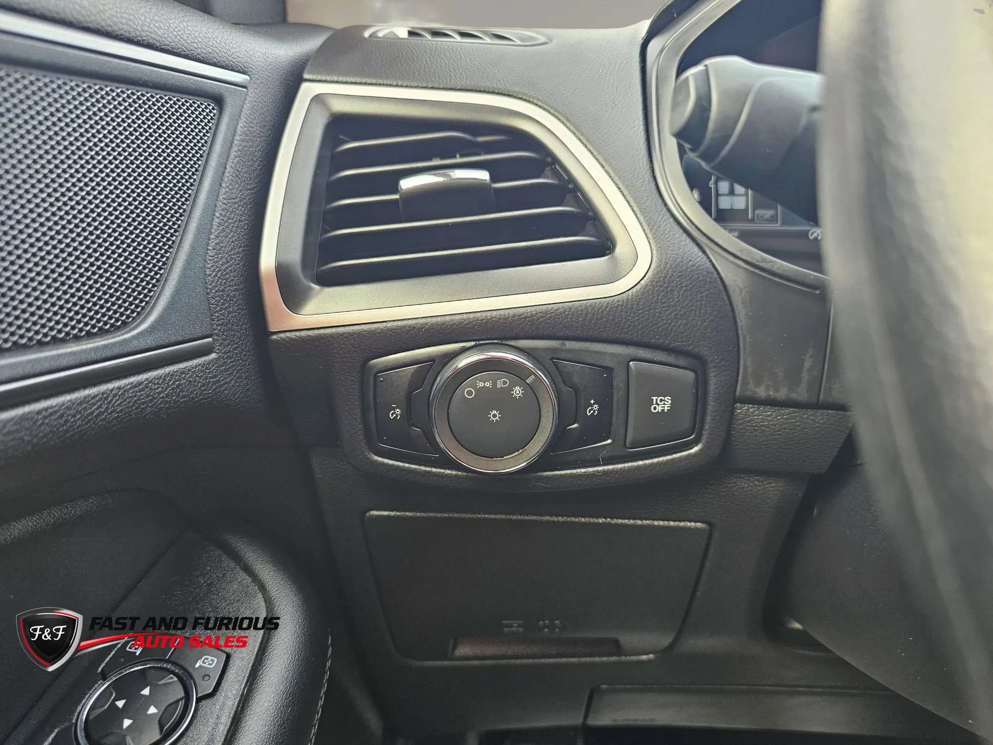 Used 2024 Ford Edge SE AWD/4WD image 33