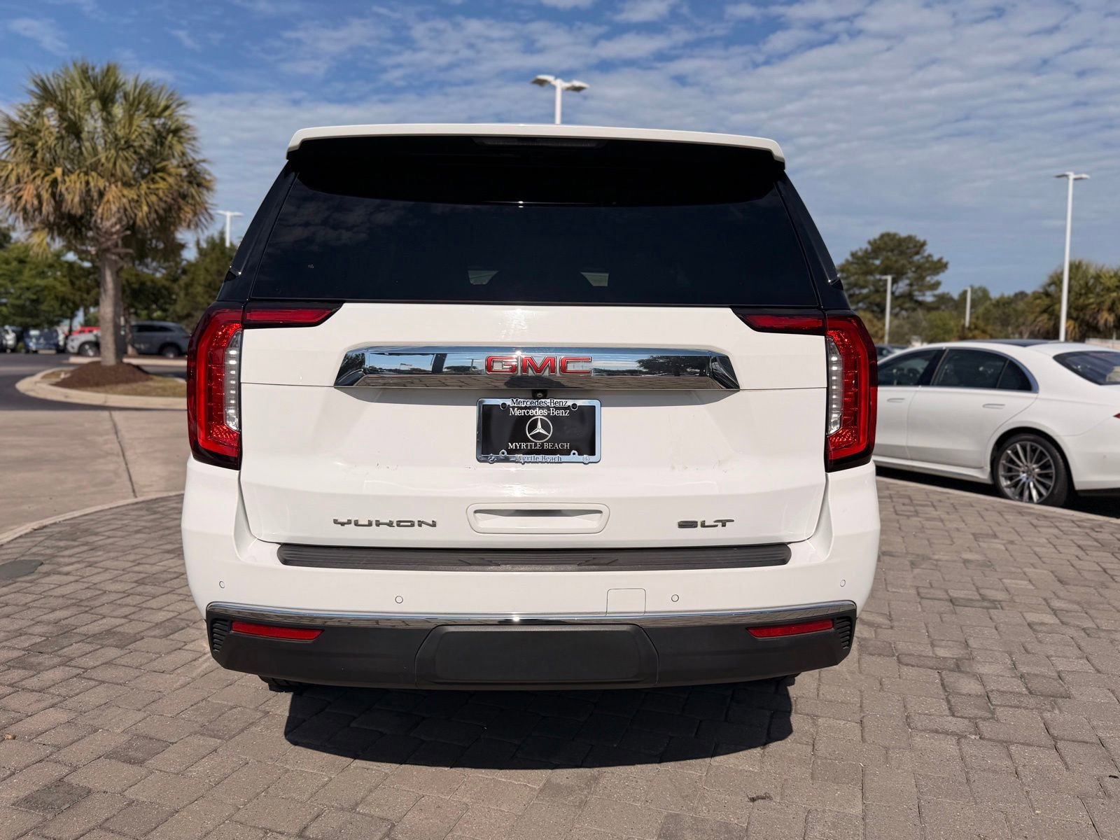Used 2023 GMC Yukon XL SLT RWD image 9