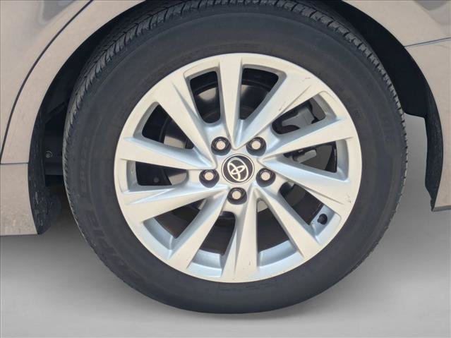 Used 2024 Toyota Camry LE w/ Convenience Package FWD image 16