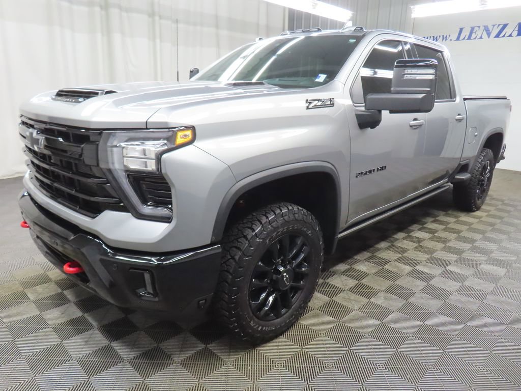 Used 2025 Chevrolet Silverado 2500 LTZ w/ LTZ Plus Package AWD/4WD image 7