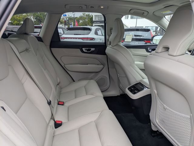 Certified 2023 Volvo XC60 B6 Ultimate w/ Protection Package Premier AWD/4WD image 29