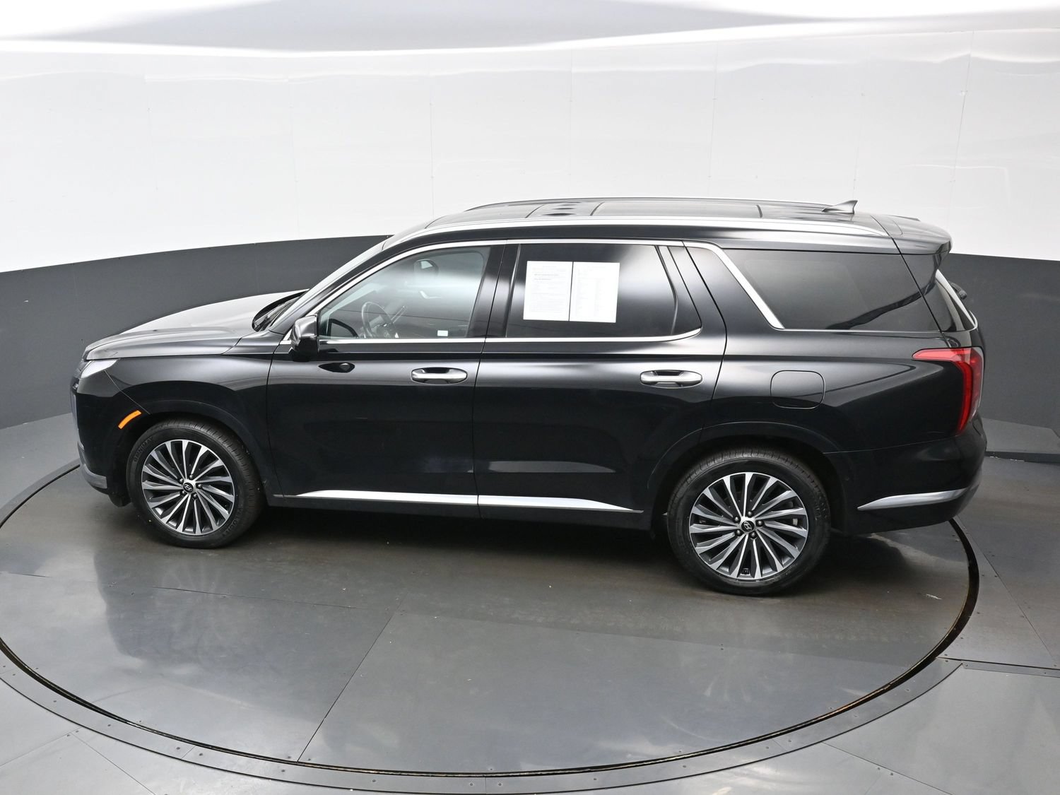 Certified 2023 Hyundai Palisade Calligraphy w/ Cargo Package AWD/4WD image 34