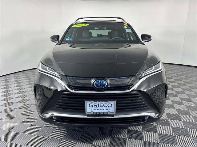 Used 2024 Toyota Venza XLE image 3