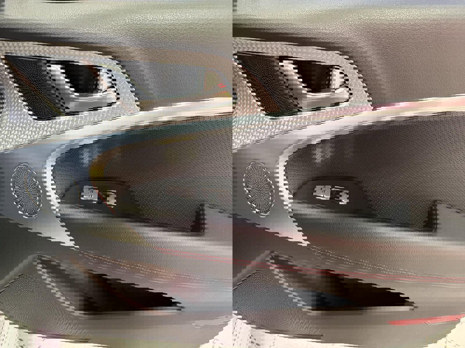 Used 2023 Genesis G70 2.0T w/ Sport Prestige Package image 29