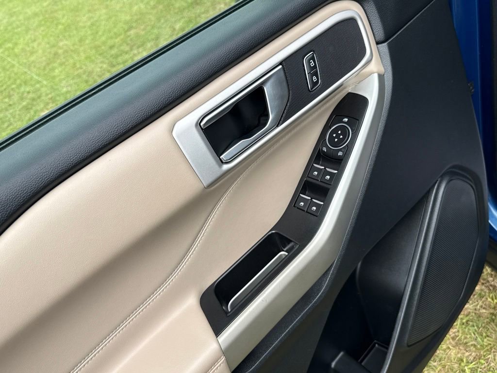 Used 2021 Ford Explorer XLT w/ Equipment Group 202A image 11