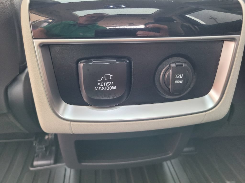 Used 2023 Kia Carnival SX Prestige FWD image 49