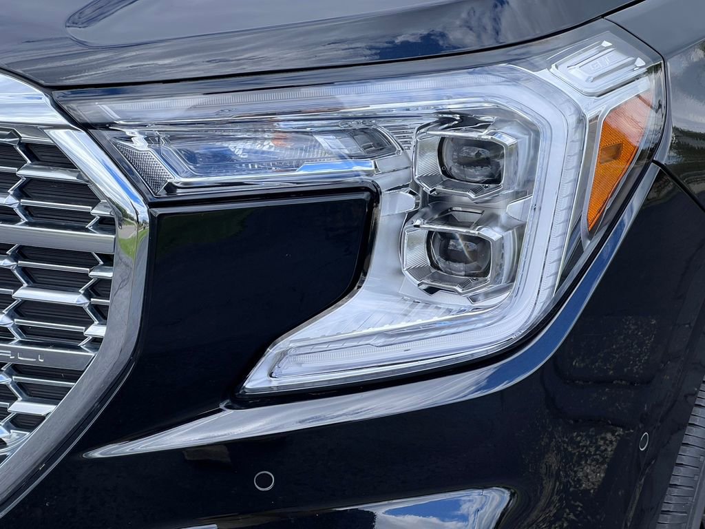 Used 2023 GMC Terrain Denali w/ Black Diamond Edition AWD/4WD image 38