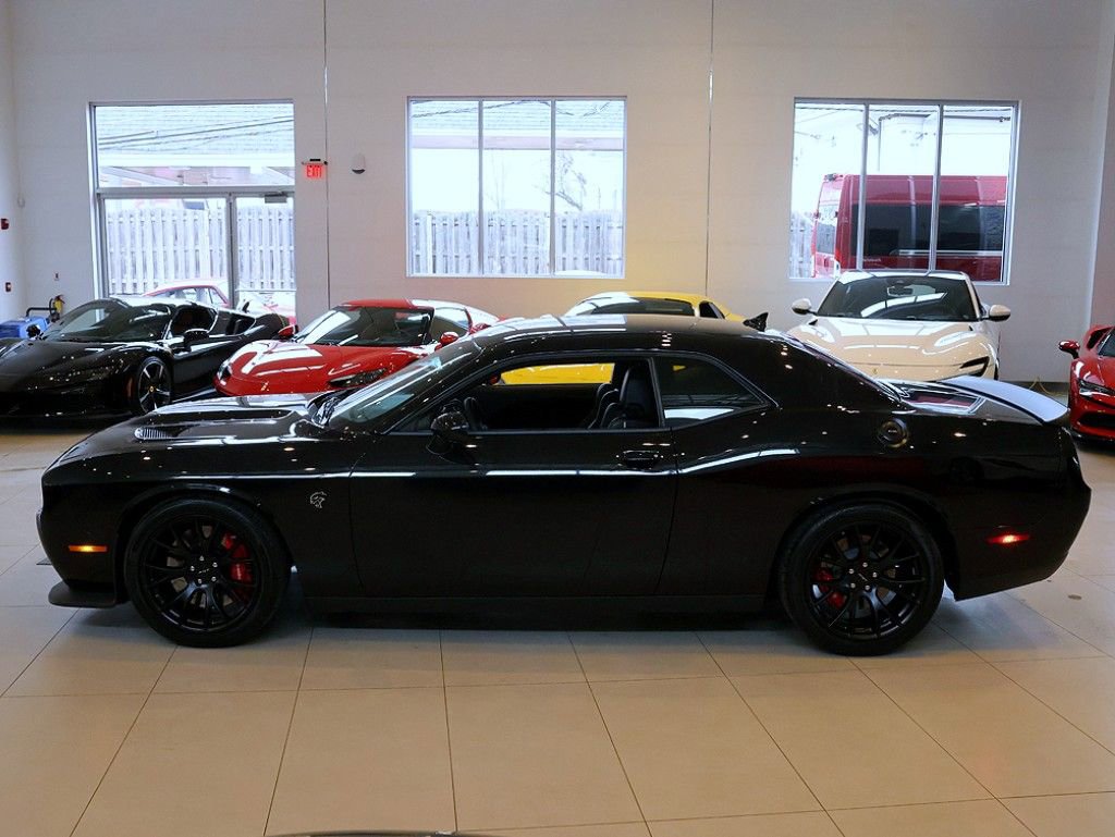 Used 2015 Dodge Challenger SRT Hellcat image 3