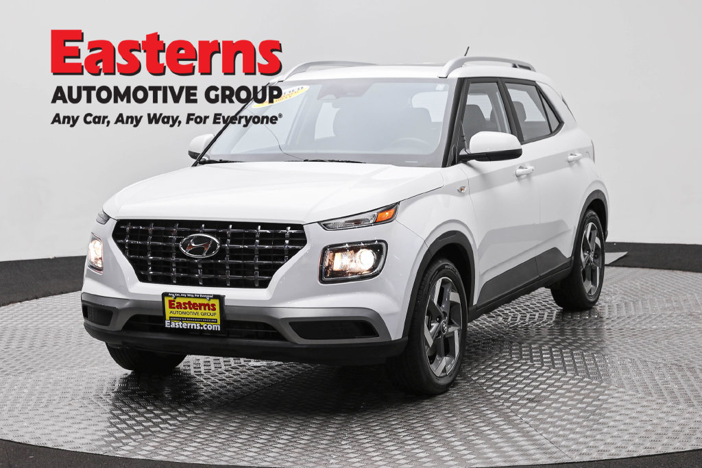 Used 2025 Hyundai Venue SEL
