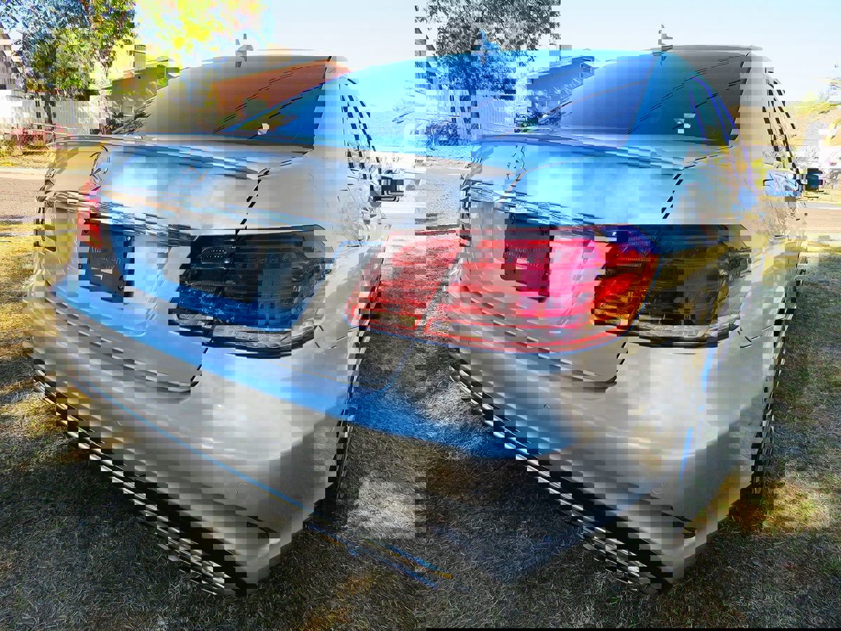 Used 2016 Mercedes-Benz E 400 Sedan image 8