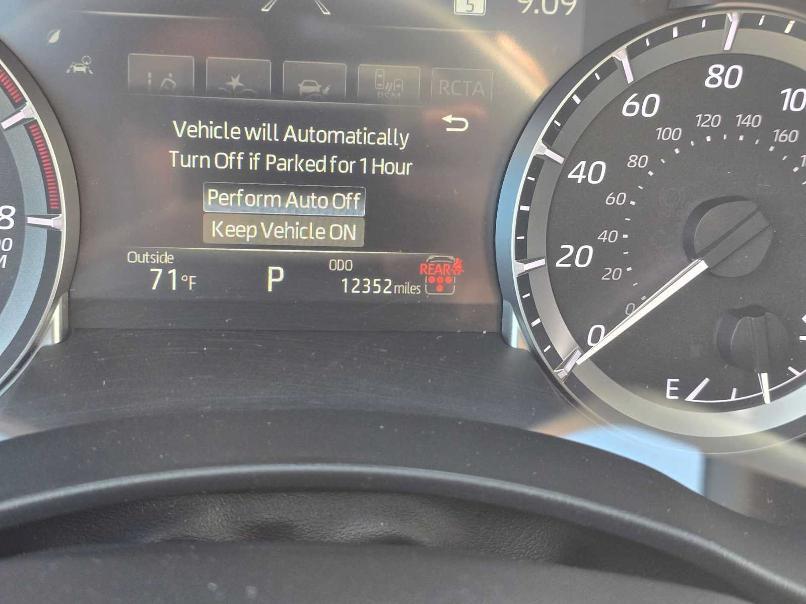 Used 2024 Toyota Highlander XLE AWD/4WD image 27