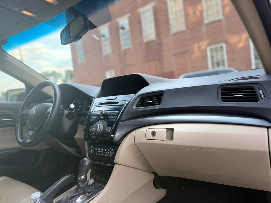 Used 2013 Acura ILX w/ Technology Package FWD image 15
