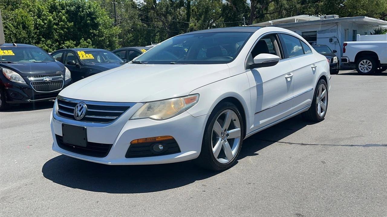 Used 2011 Volkswagen CC Lux Plus FWD image 2
