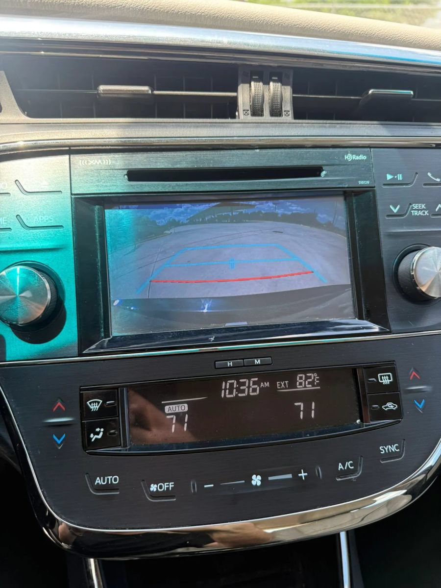 Used 2016 Toyota Avalon XLE FWD image 3
