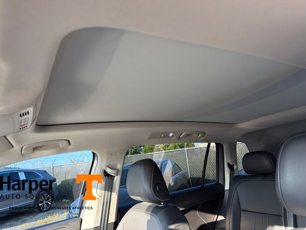 Used 2022 Volkswagen Tiguan SE AWD/4WD image 19