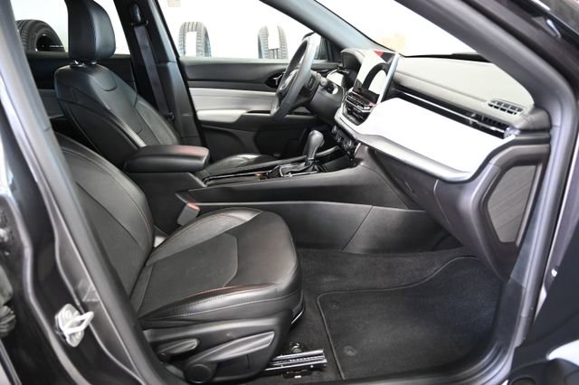 Used 2023 Jeep Compass Limited image 11