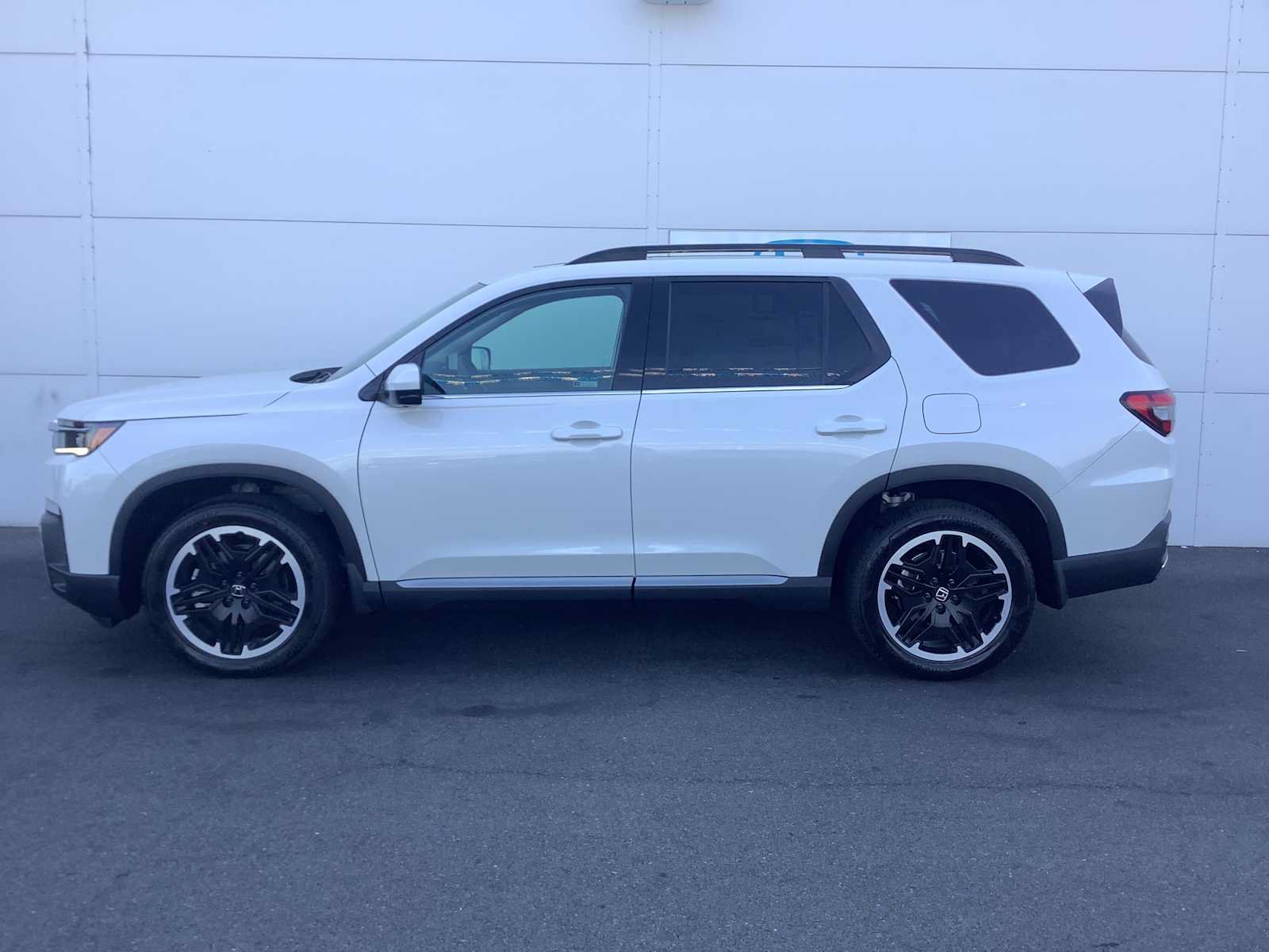New 2026 Honda Pilot image 2