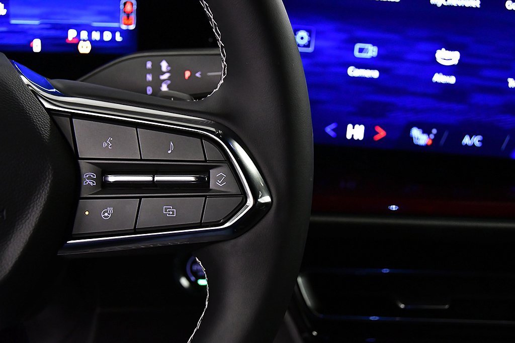 Used 2025 Chevrolet Traverse Z71 w/ Driver Confidence Package image 19