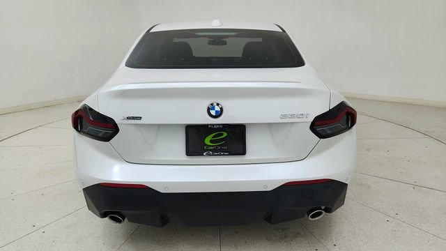 Used 2025 BMW 230i xDrive Coupe w/ Premium Package image 5