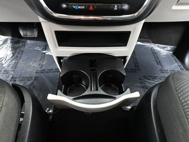 Used 2020 Dodge Grand Caravan SE w/ UConnect Hands-Free Group image 28