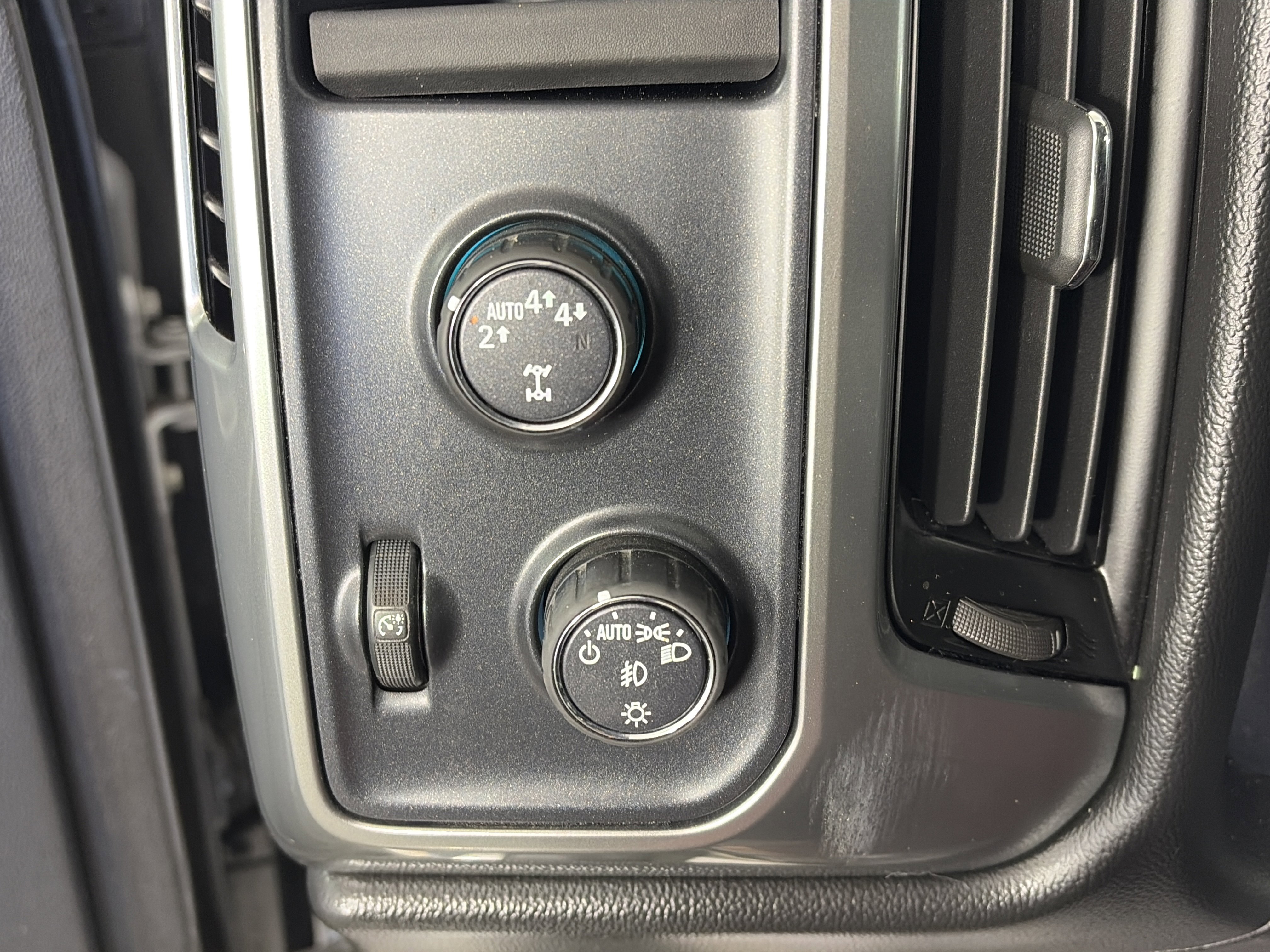 Used 2017 Chevrolet Silverado 1500 LT w/ All Star Edition image 24