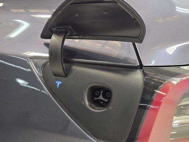 Used 2018 Tesla Model 3 Long Range AWD/4WD image 8