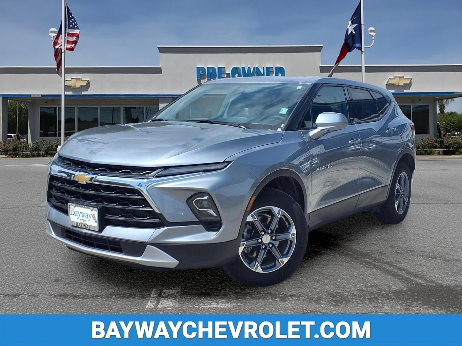 Used 2025 Chevrolet Blazer LT FWD image 1