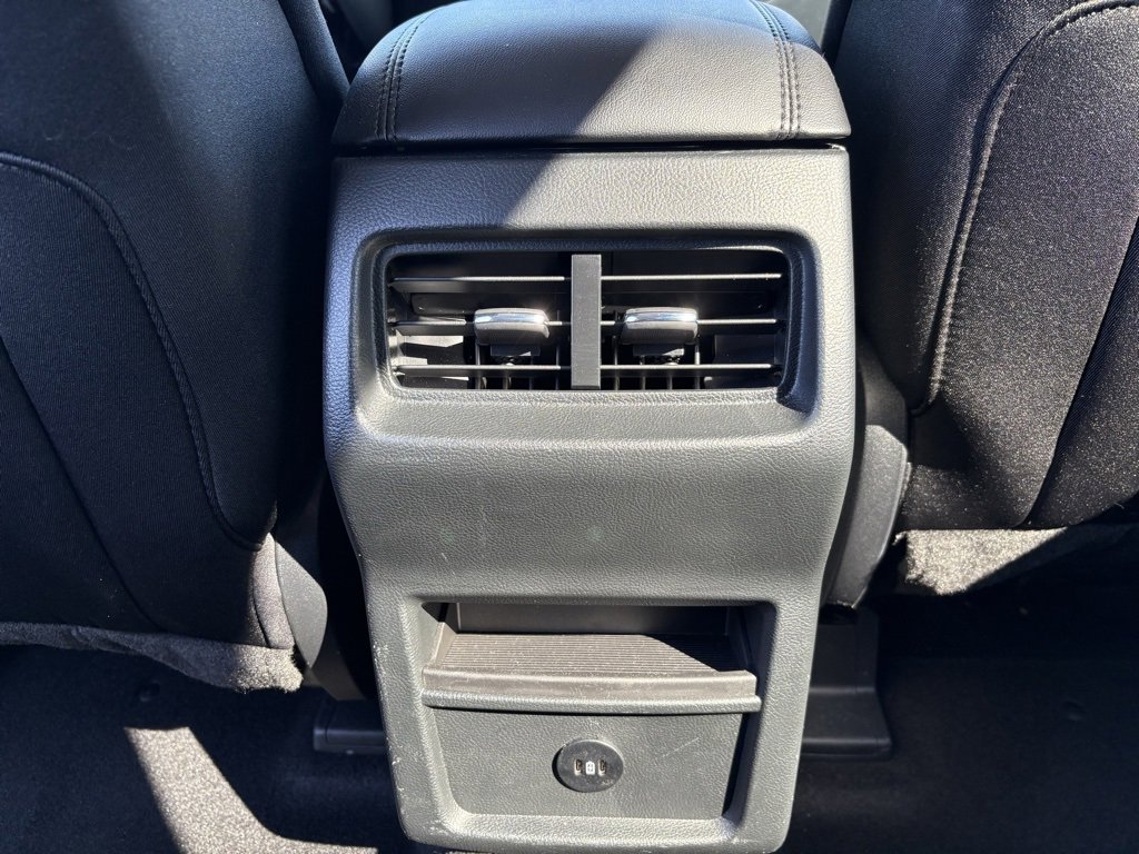 Used 2024 Ford Edge SE w/ Black Appearance Package image 52