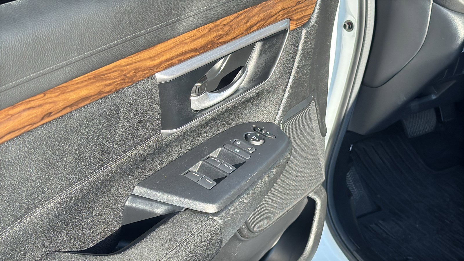 Used 2022 Honda CR-V EX image 11