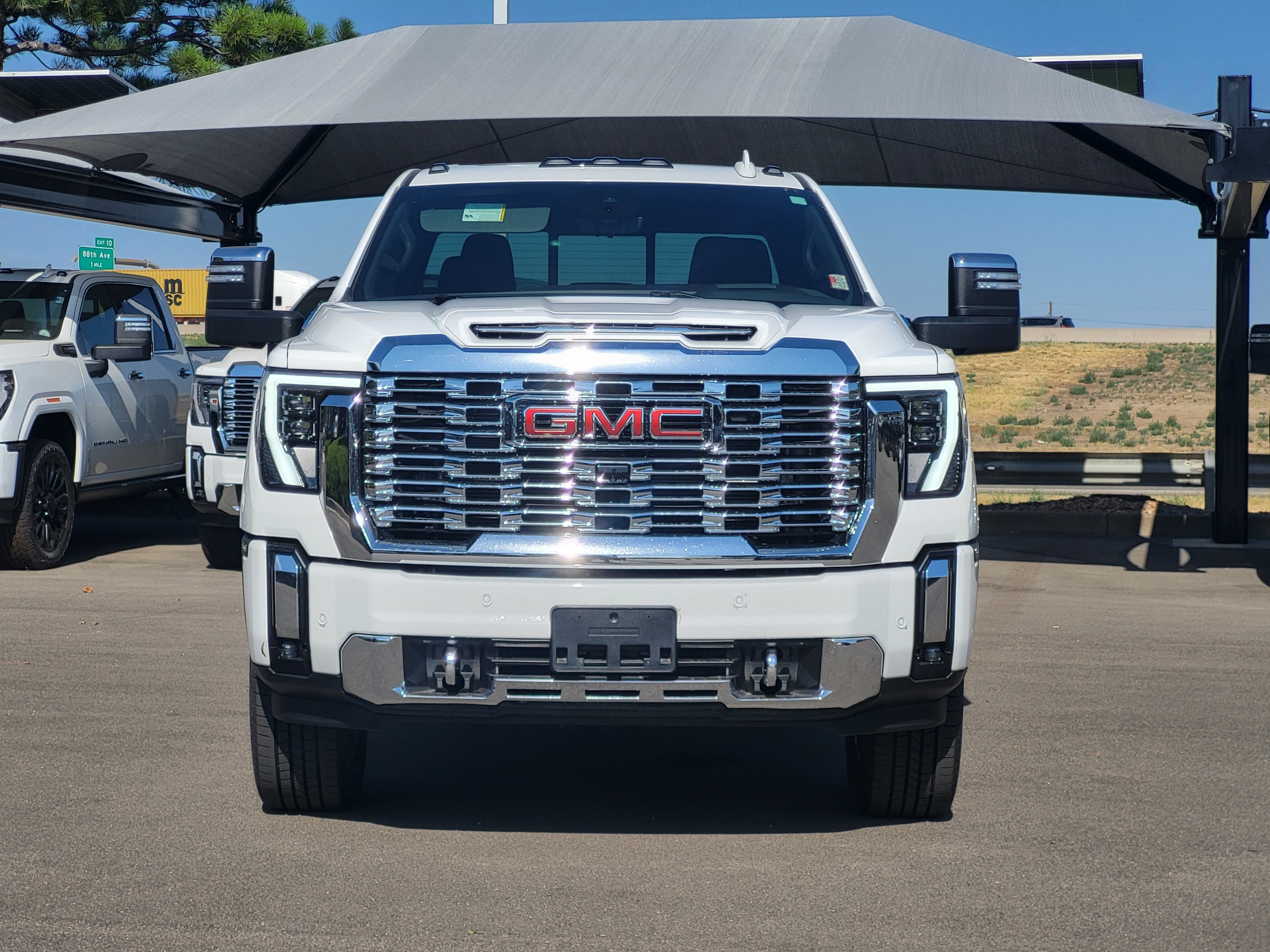 Used 2024 GMC Sierra 2500 Denali w/ Denali Reserve Package AWD/4WD image 2
