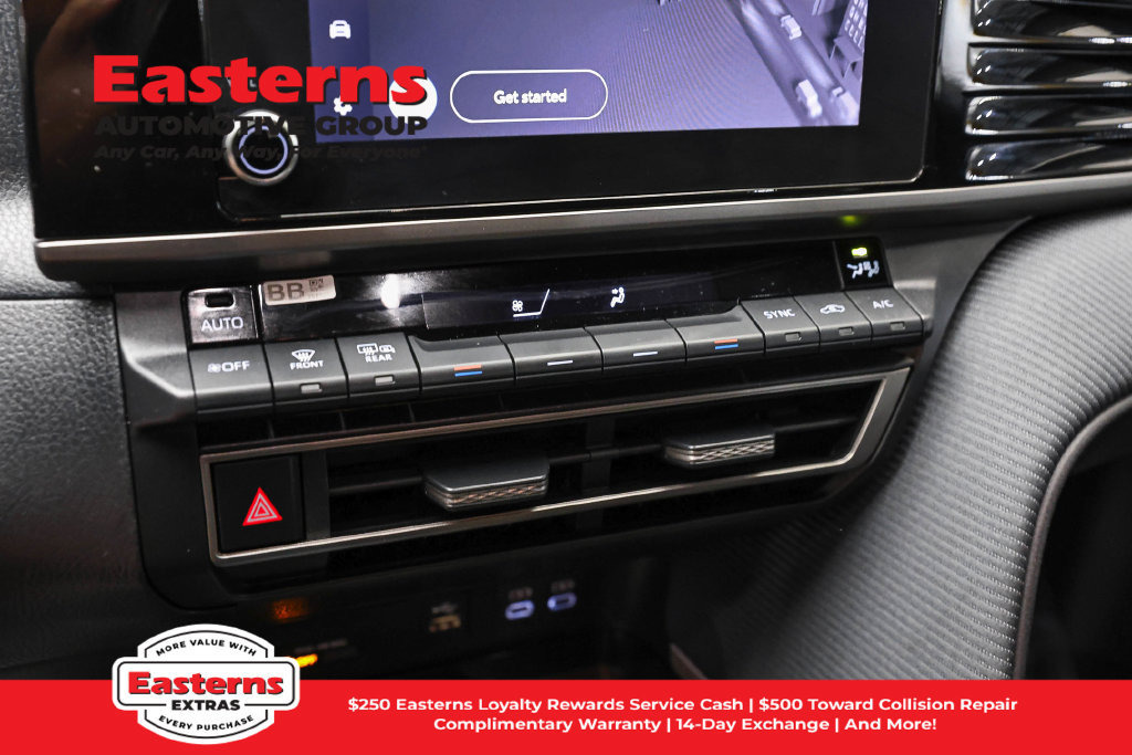 Used 2025 Toyota Camry SE FWD image 18